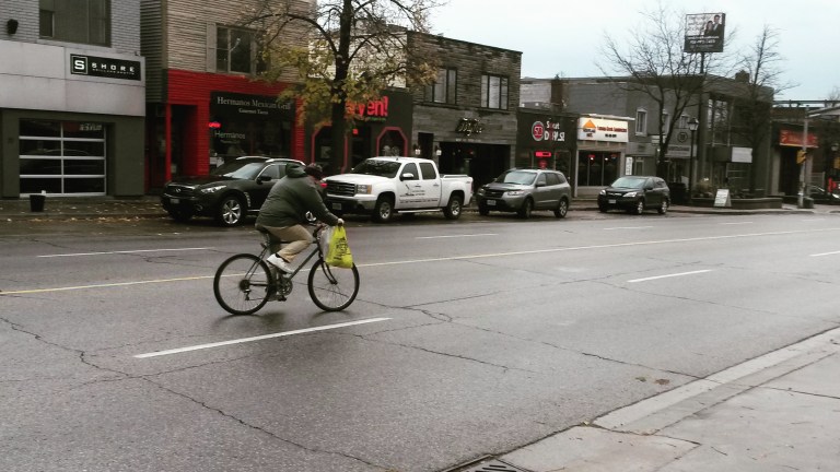 2015-11-13 Lakeshore cyclist