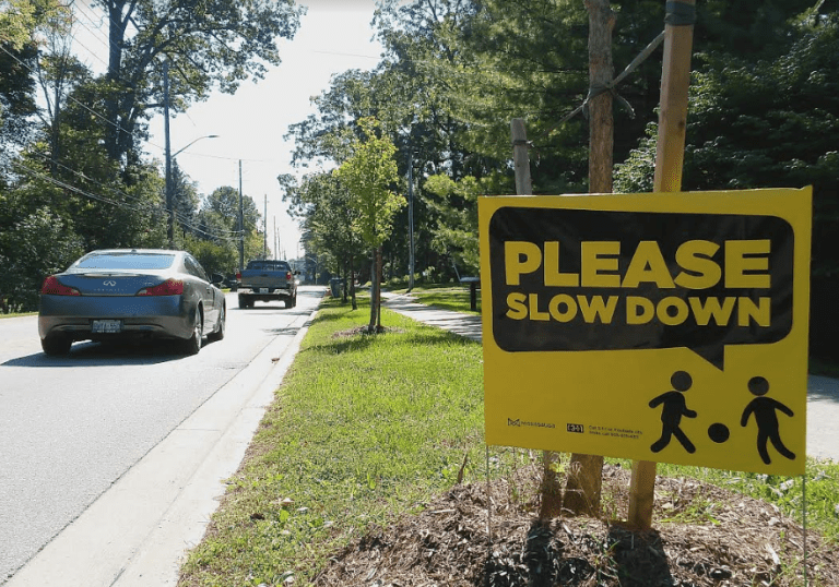 The City of Mississauga is encouraging drivers to slow down on streets to ensure safety of residents. A Please Slow Down sign is seen on Clarkson Rd. N. on Sept. 19, 2016. (Photo: Kelly Roche/QEW South Post)